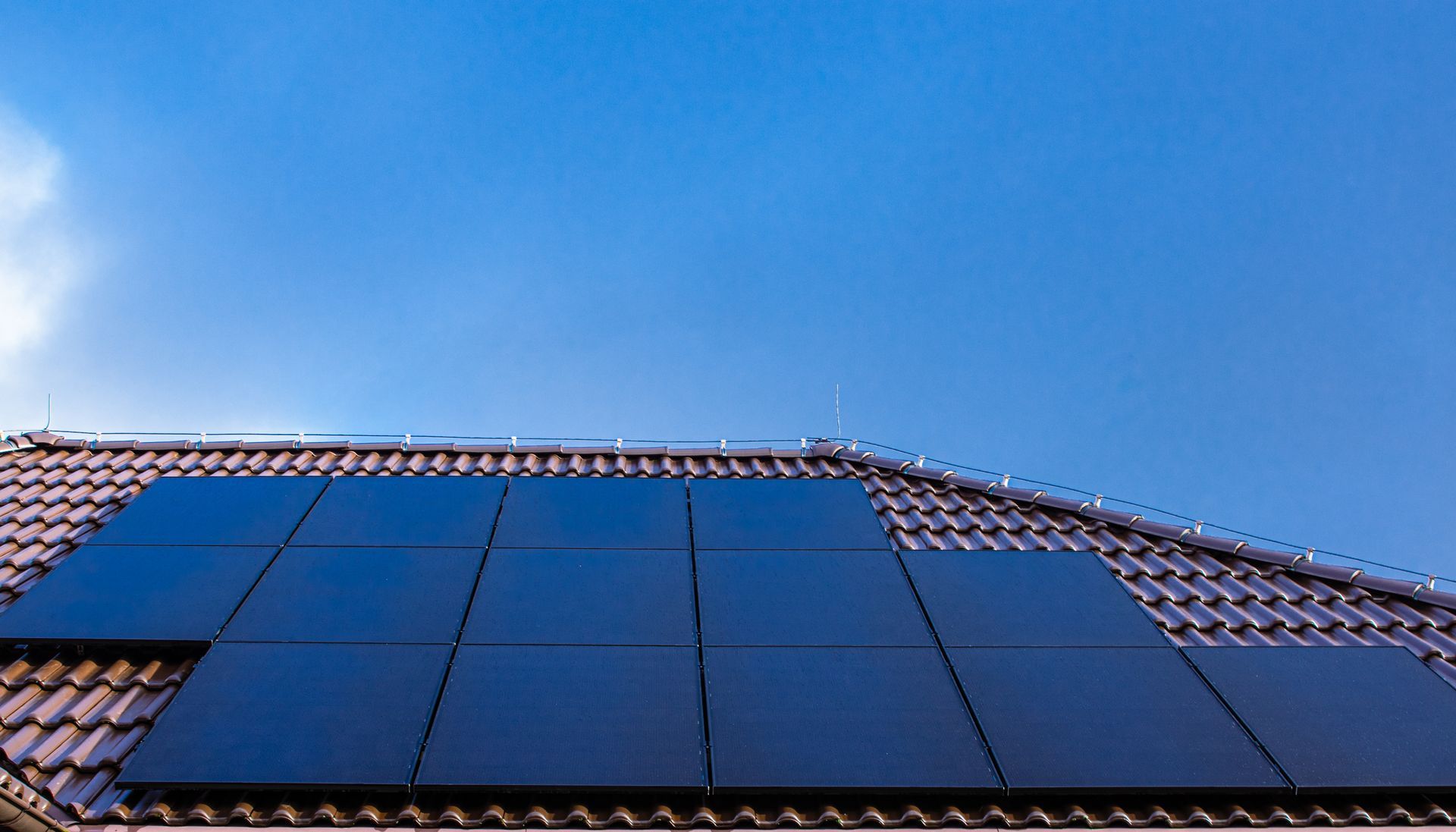 Votre toiture produit de la chaleur, pas de l'électricité — Photovoltaïque particuliers